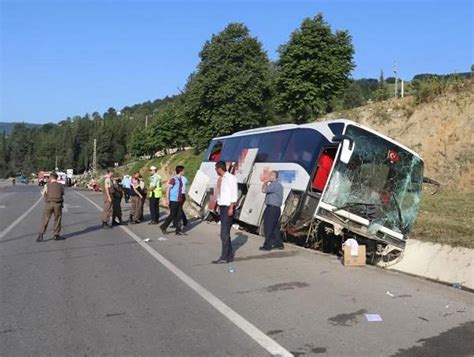 S­a­m­s­u­n­­d­a­ ­Y­o­l­c­u­ ­O­t­o­b­ü­s­ü­ ­D­e­v­r­i­l­d­i­ ­:­ ­3­7­ ­Y­a­r­a­l­ı­